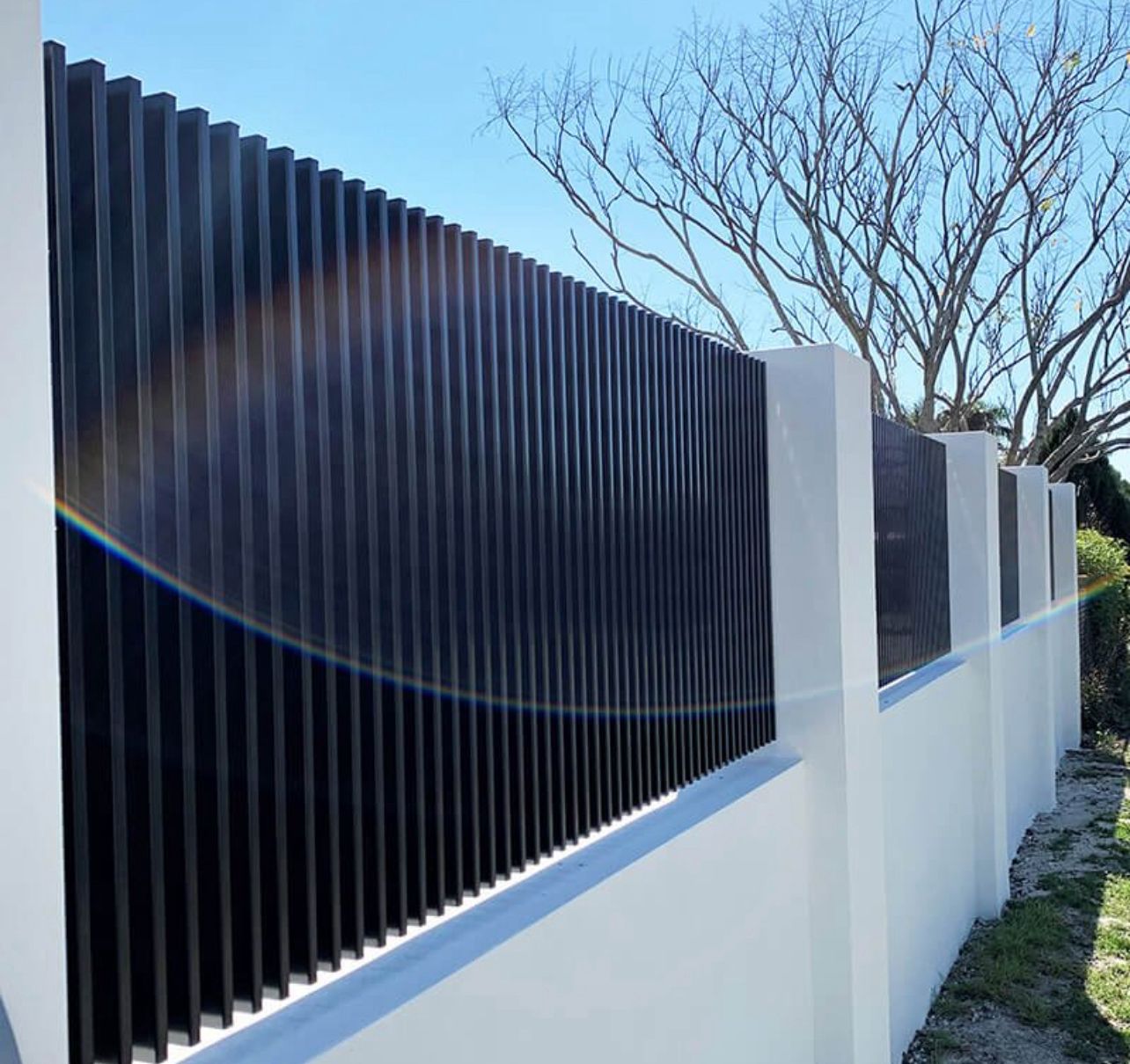 Modern aluminium vertical slat pool-style fence, Craigieburn